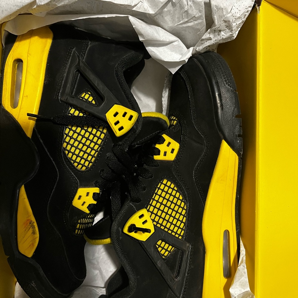 Jordan 4 lighting